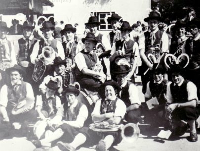 Gruppenfoto der Werkskapelle Hopfgartner